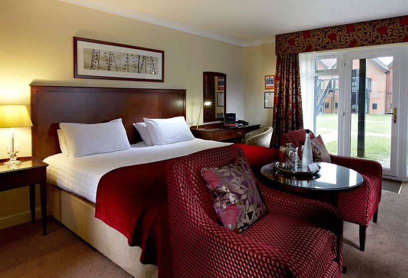 Macdonald Elmers Court Hotel & Resort 15