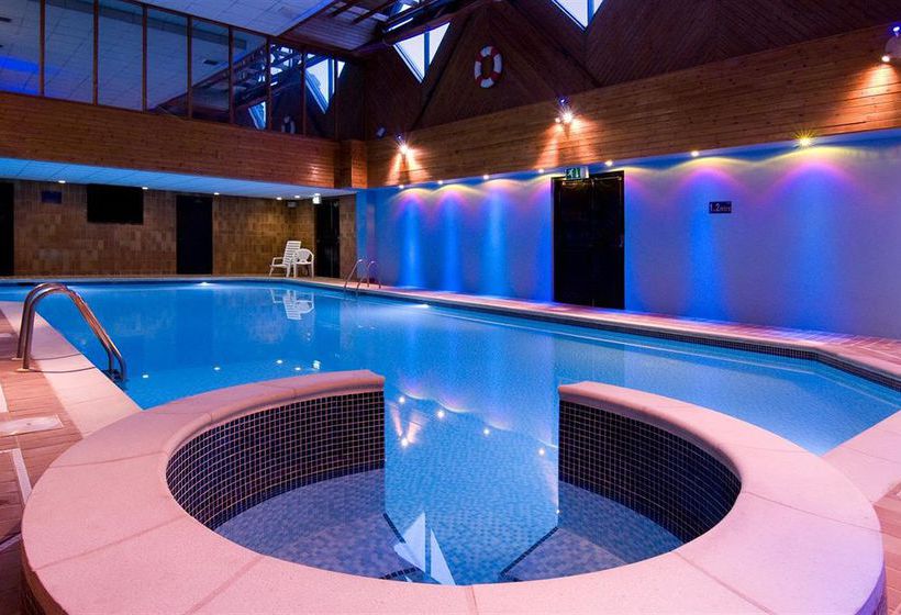 Macdonald Elmers Court Hotel & Resort 3