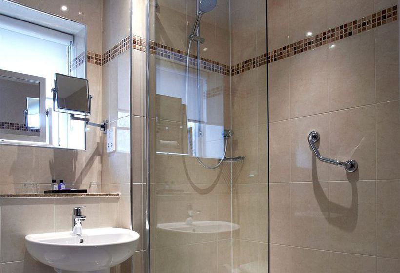 Macdonald Elmers Court Hotel & Resort 8