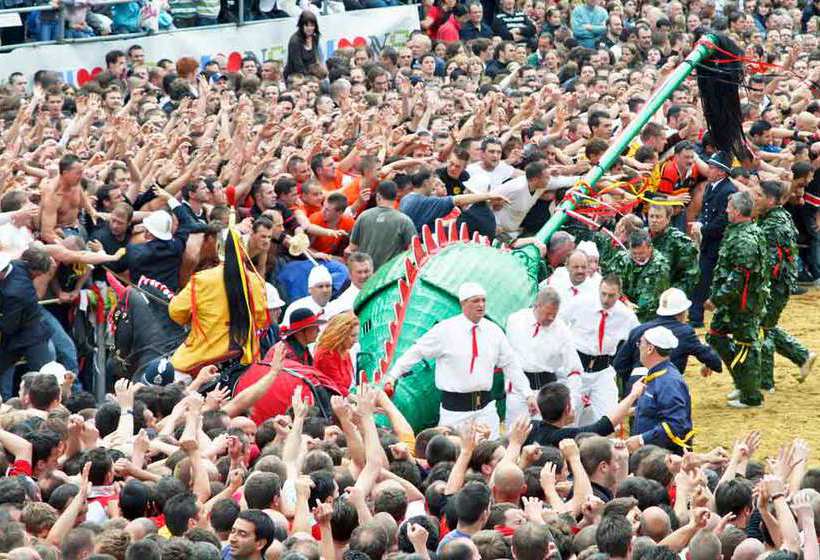 Hotel Ibis Mons Centre Gare 5