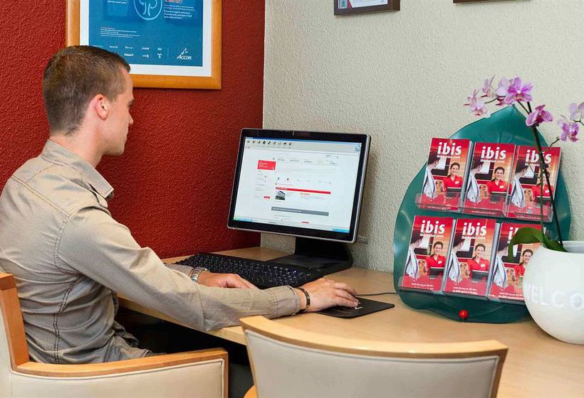 Hotel Ibis Mons Centre Gare 9