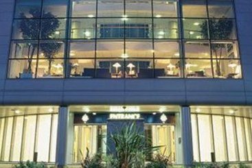 Hotel De Vere Whites