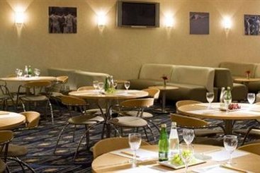 Hotel De Vere Whites 1