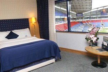 Hotel De Vere Whites 16