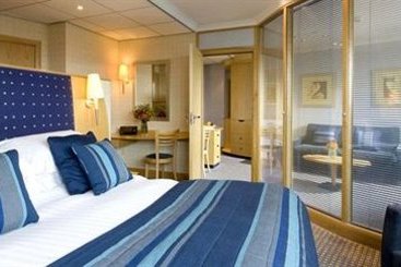 Hotel De Vere Whites 5