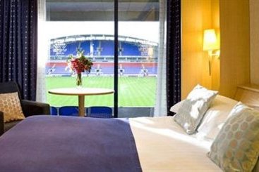 Hotel De Vere Whites 6