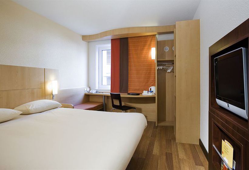 Hotel Ibis Stevenage Centre 2