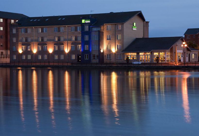 Hotel Holiday Inn Express Cardiff Bay