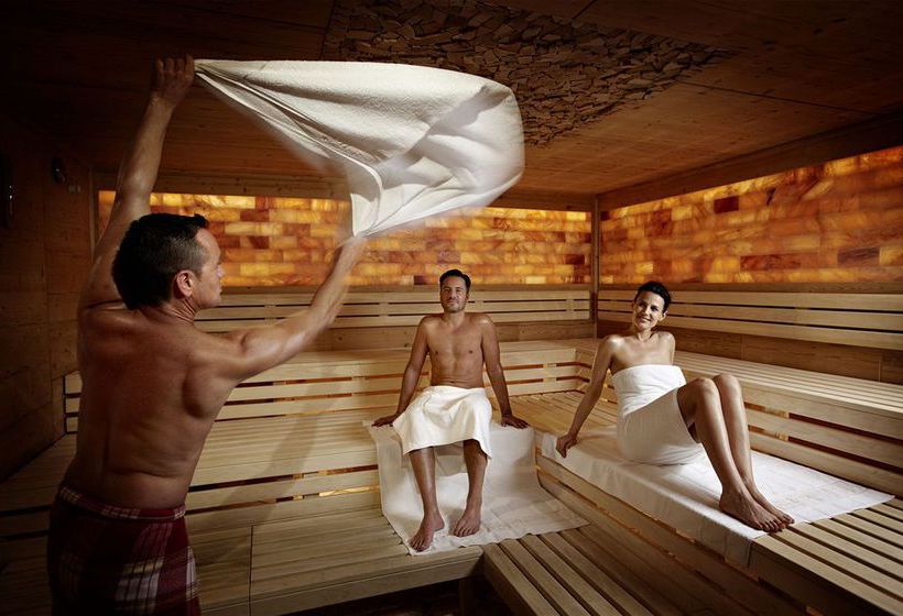 Interalpen-Hotel Tyrol 12