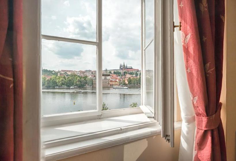 Hotel Leonardo Praha 6