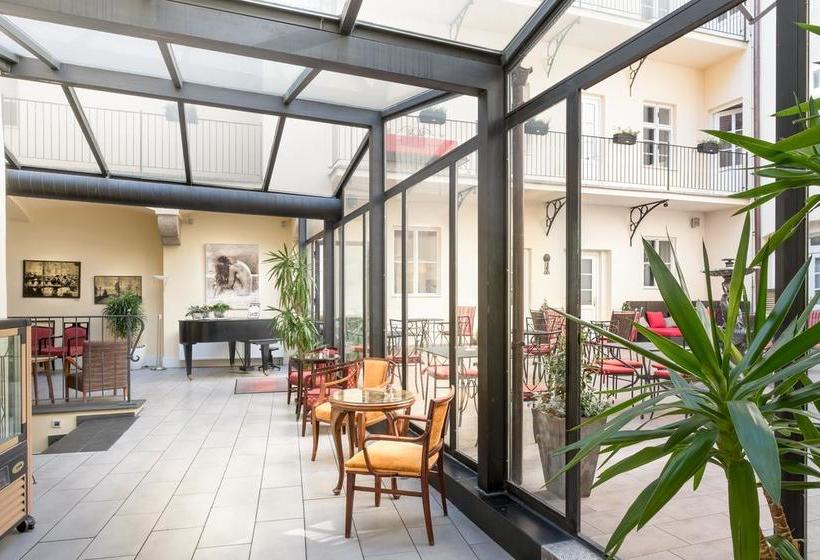 Hotel Leonardo Praha 9