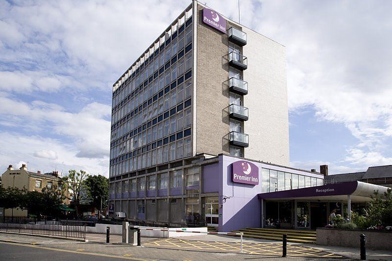 Hotel Premier Inn London Putney Bridge 2