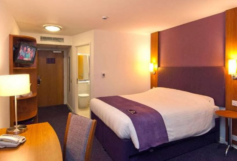 Hotel Premier Inn London Putney Bridge 3