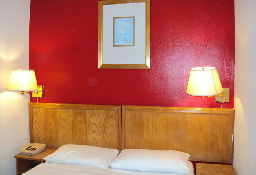 Euro Hotel Clapham 9