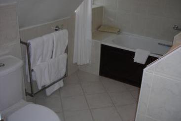 The Rutland Arms Hotel 8