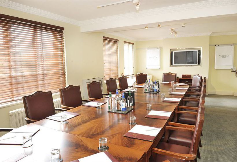 Hôtel Nutfield Priory & Spa 15