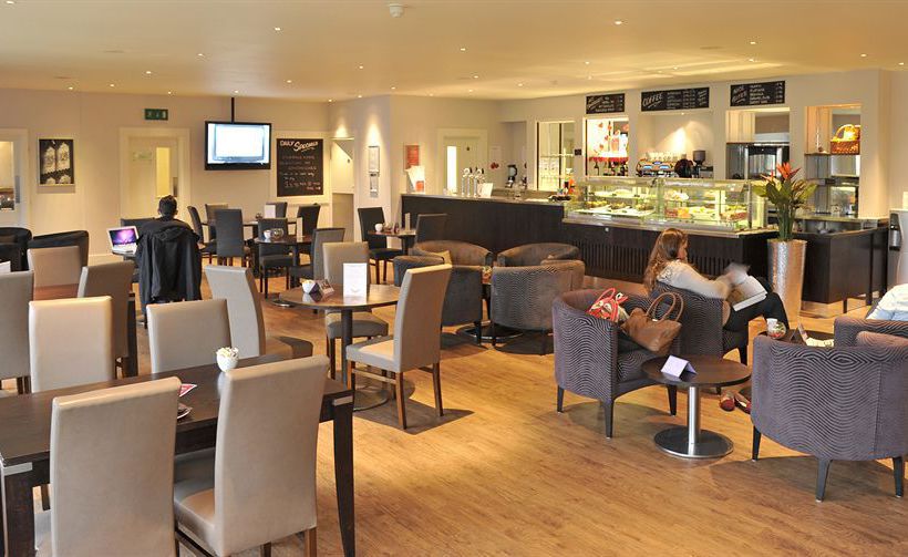 Hôtel Nutfield Priory & Spa 7