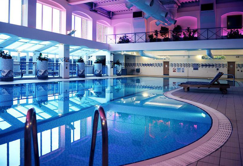 Village Hotel Birmingham Walsall 9