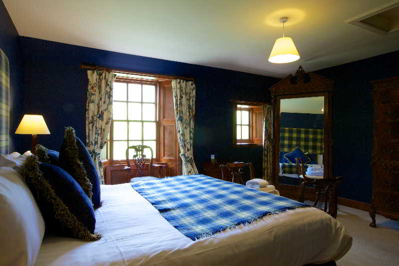 Tulloch Castle Hotel 11