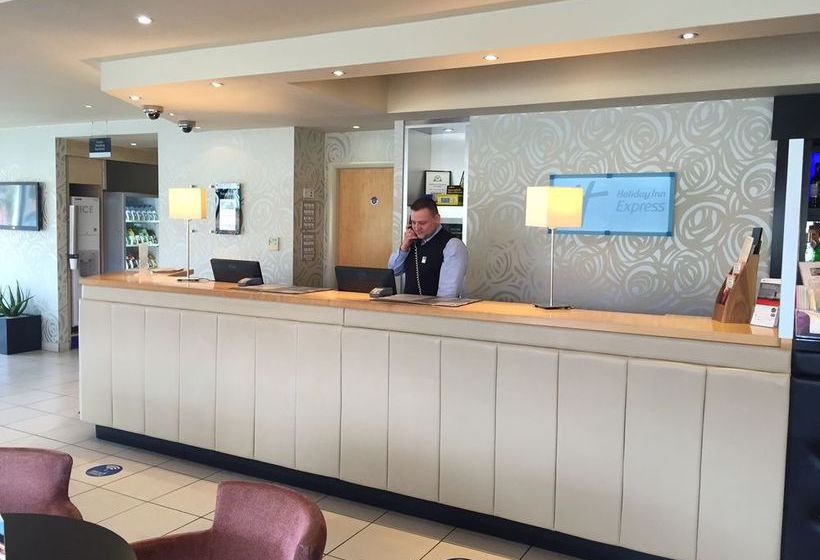 Hotel Holiday Inn Express Chester Racecourse 13