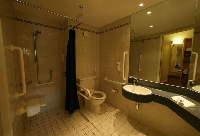 Hotel Holiday Inn Express Chester Racecourse 7