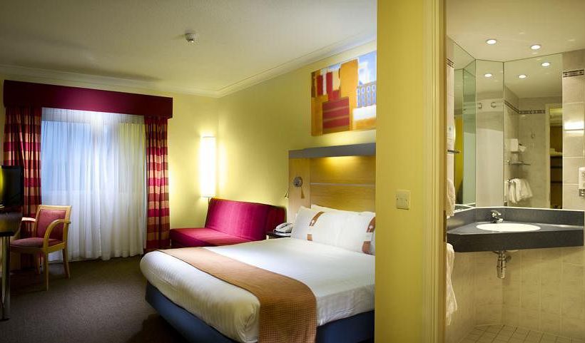 Hotel Holiday Inn Express Chester Racecourse 8