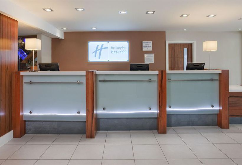 Hotel Holiday Inn Express Gatwick Crawley