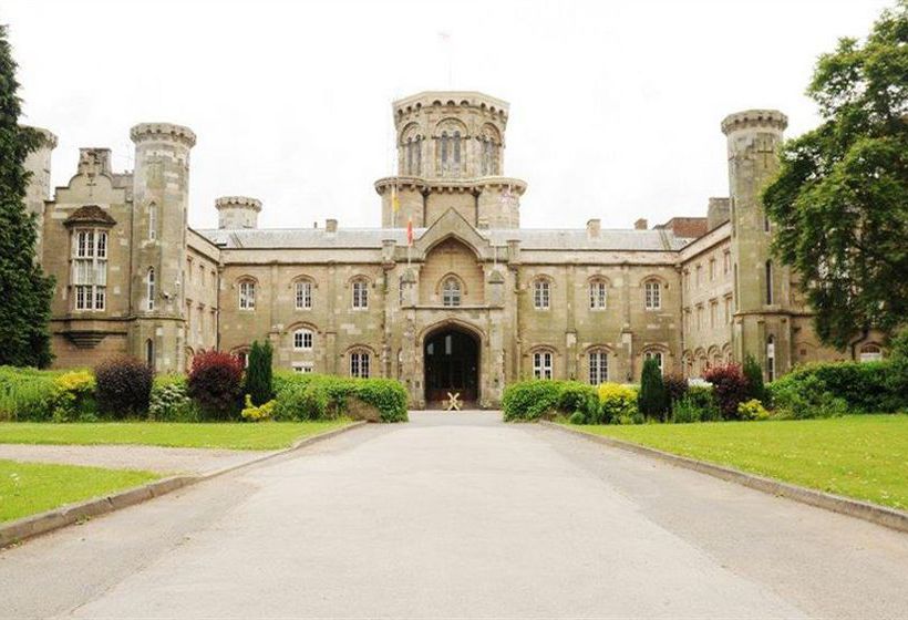 Hotel Studley Castle
