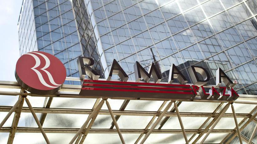 Hotel Ramada Plaza Antwerp 9