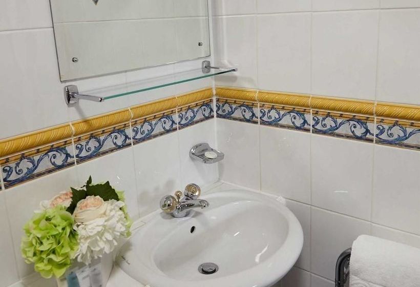 The Humber Bridge Country Hotel 13