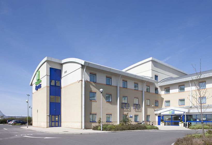 Hotel Holiday Inn Express Cardiff Airport