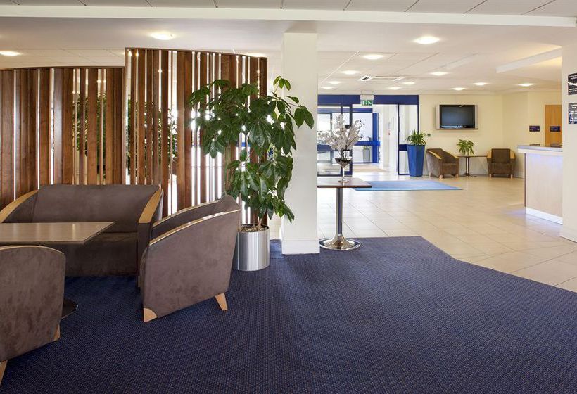 Hotel Holiday Inn Express Cardiff Airport 2