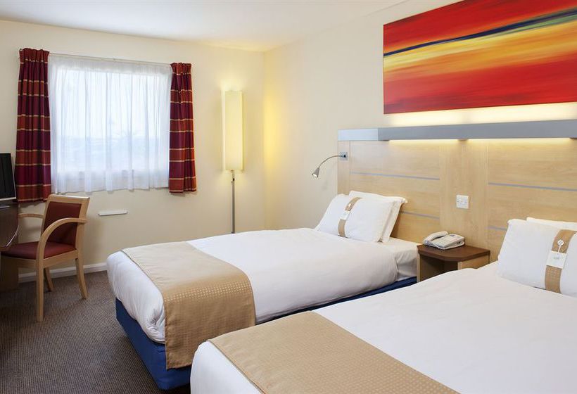 Hotel Holiday Inn Express Cardiff Airport 6