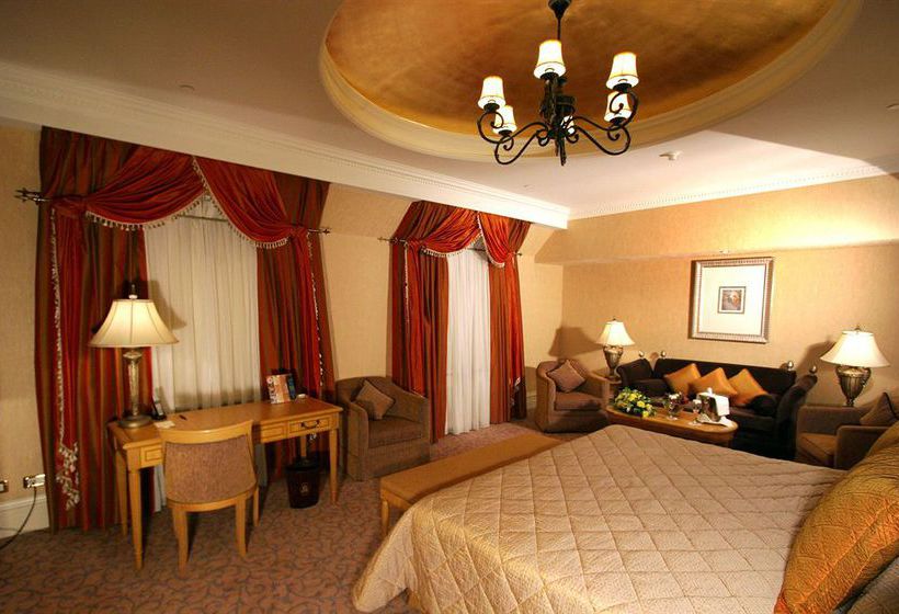 Hotel Donbass Palace