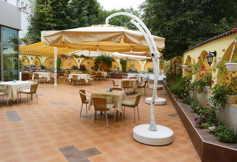 Bistra & Galina Hotel Complex 9