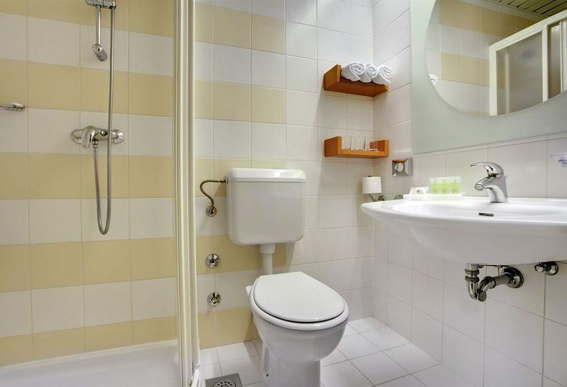 COOEE Pinia Hotel by Valamar 2