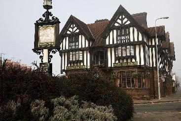 Hotel George & Dragon