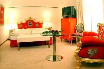 Das Salzamt Palais Hotel Landhaushof 1