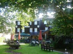 Hotel Les Merlettes & Le Merle Moqueur