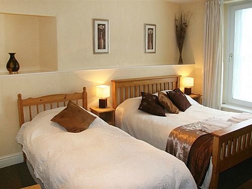 The Commercial Hotel 6