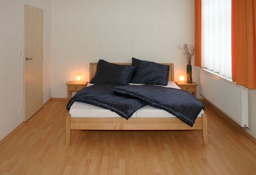 Hotel Zamecek Kaplice 10