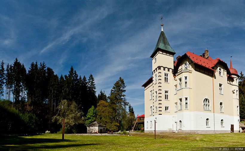 Hotel Zamecek Kaplice 5