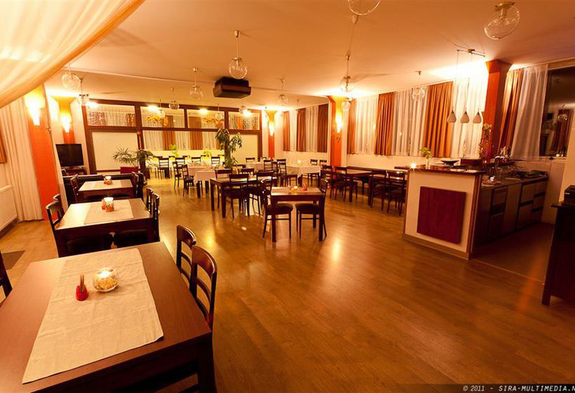 Hotel Zamecek Kaplice 9