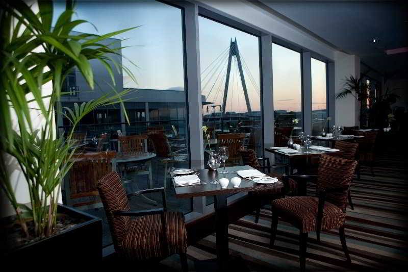 Ramada Plaza Southport Hotel 8