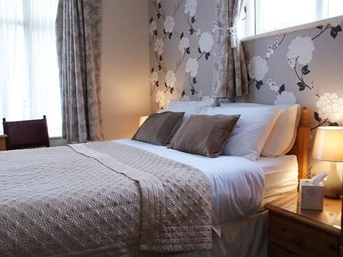 Hotel Crescent Guest House