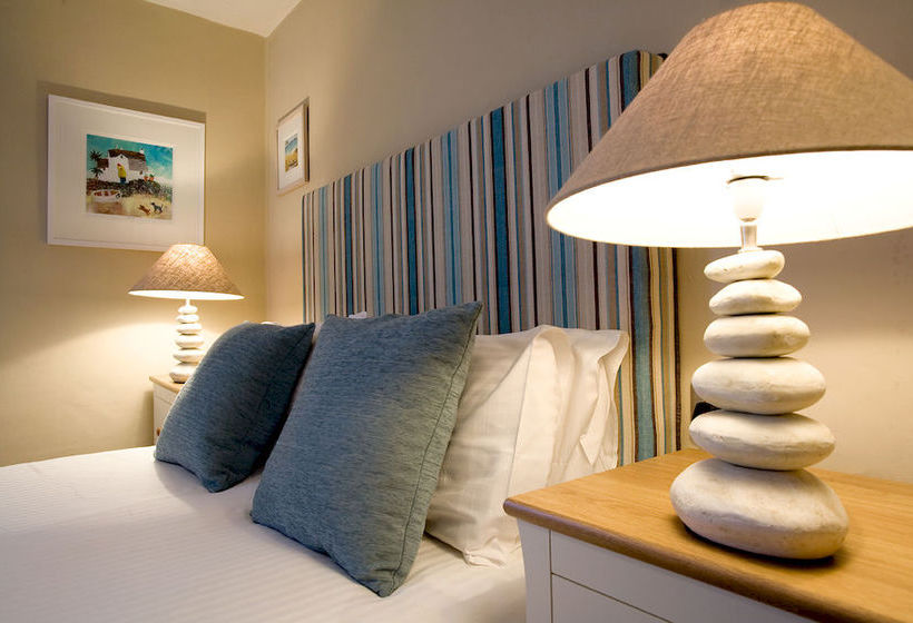 Hotel Old Custom House 12