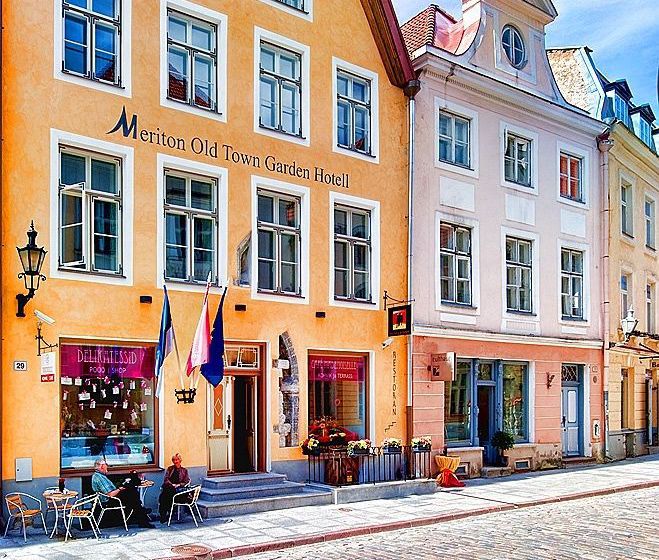 Meriton Old Town Garden Hotel