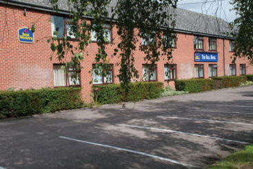 The Bell Hotel London Epping 2