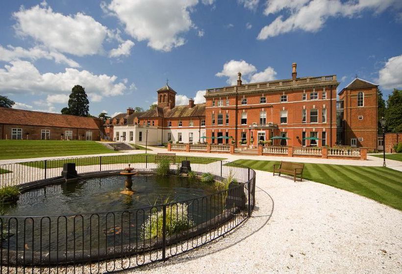 Hotel Oakley Hall