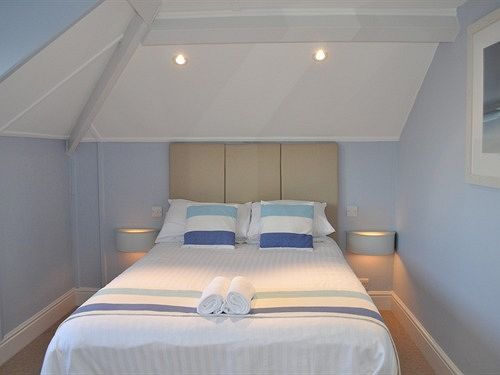 Elements Hotel & Bistro 12